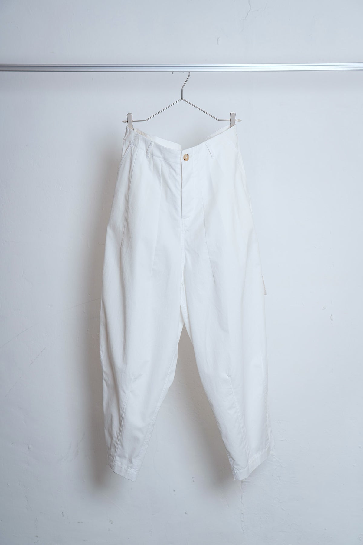 The Cargo - White