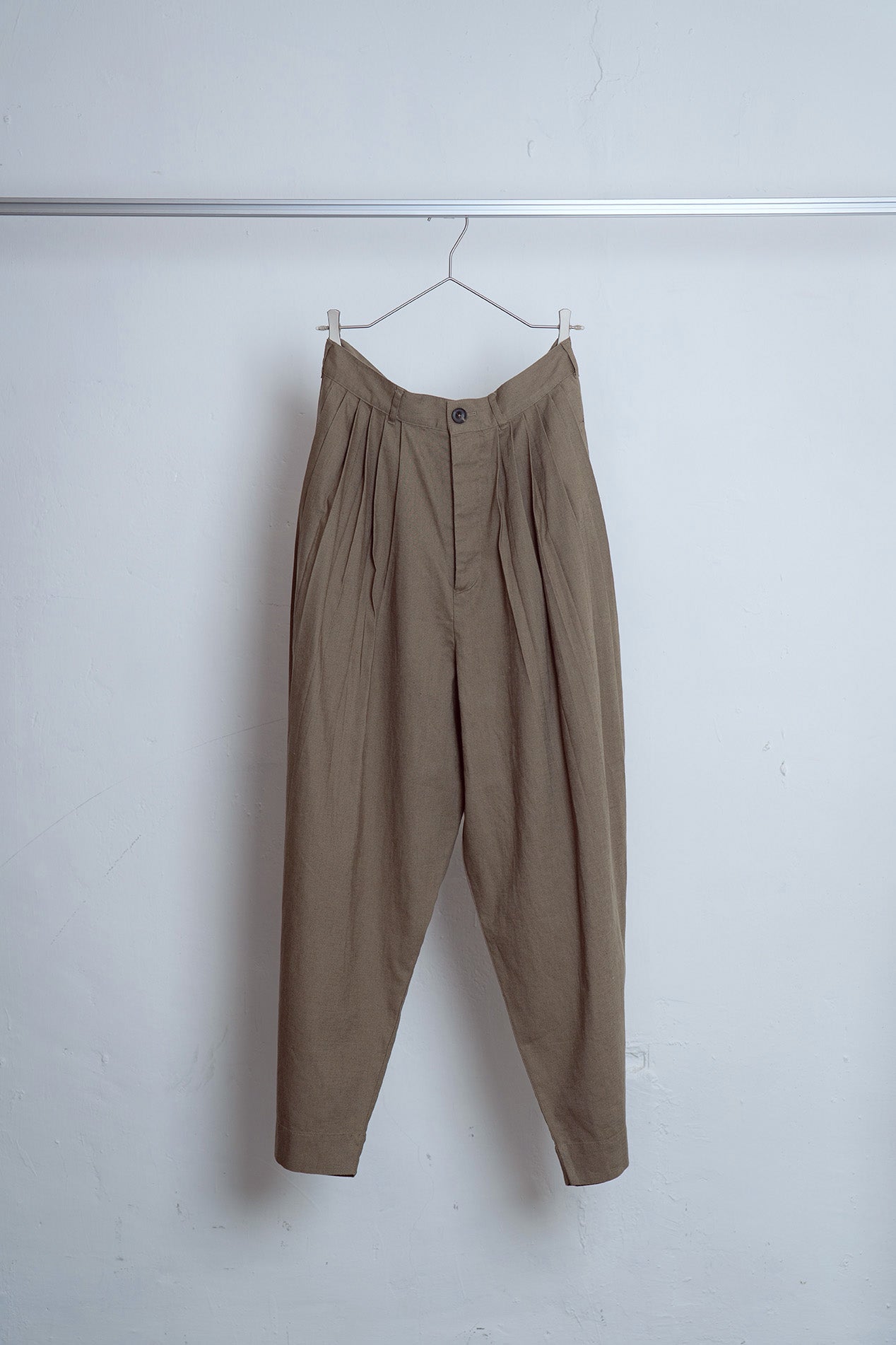 The Pleaty Trousers - Khaki