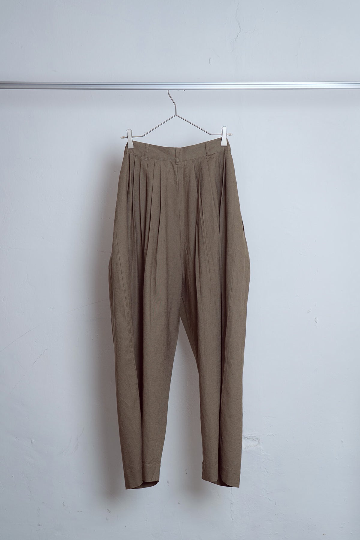 The Pleaty Trousers - Khaki