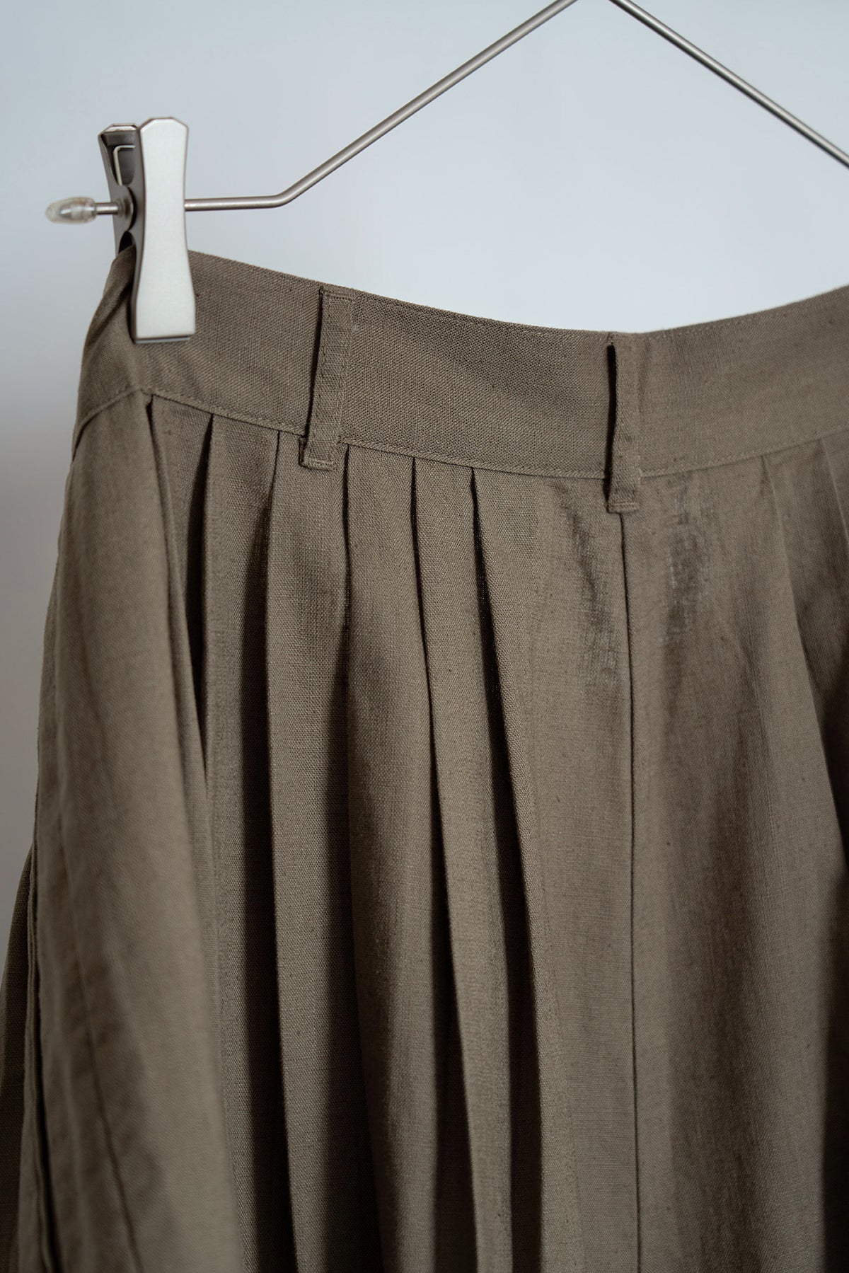 The Pleaty Trousers - Khaki