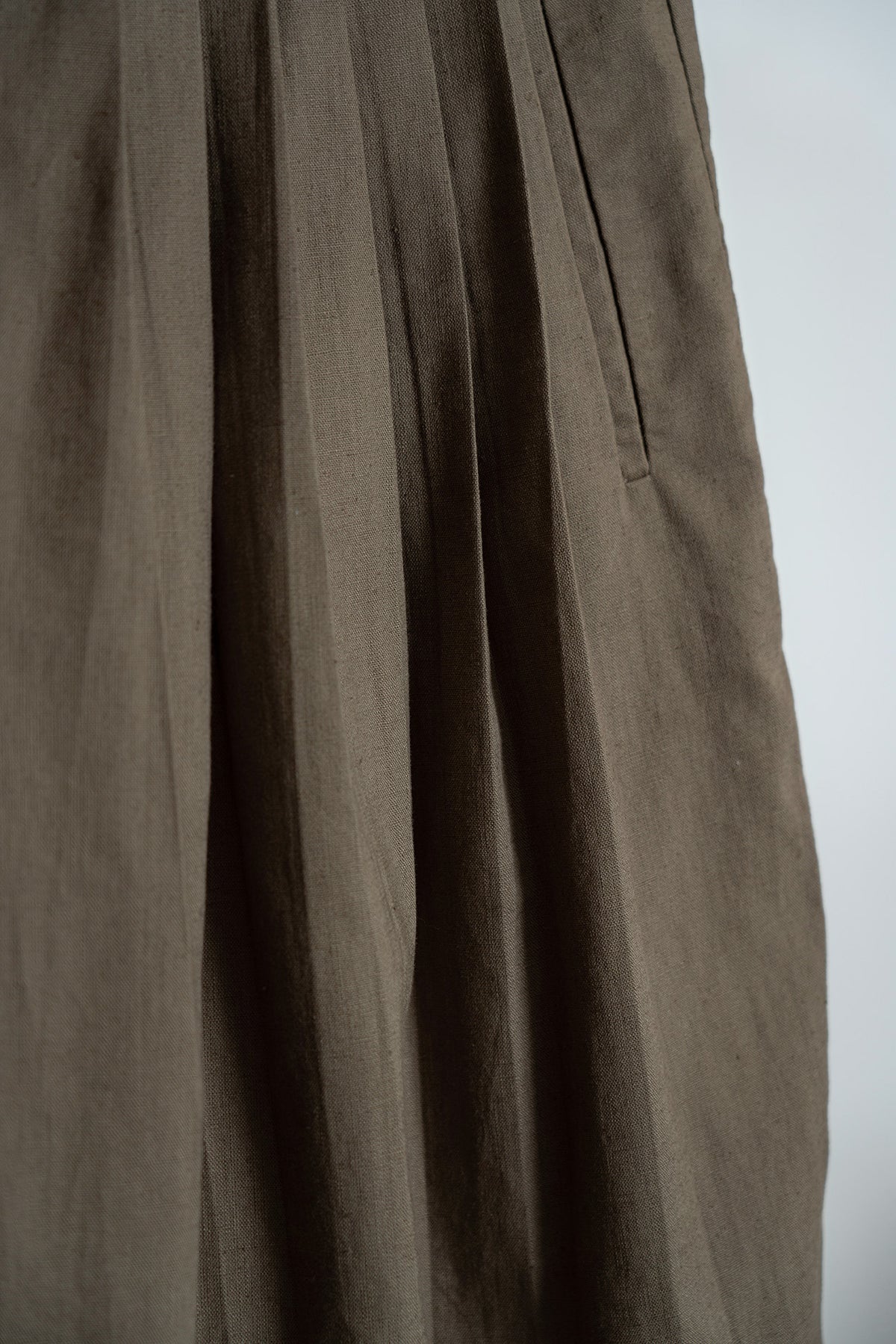 The Pleaty Trousers - Khaki