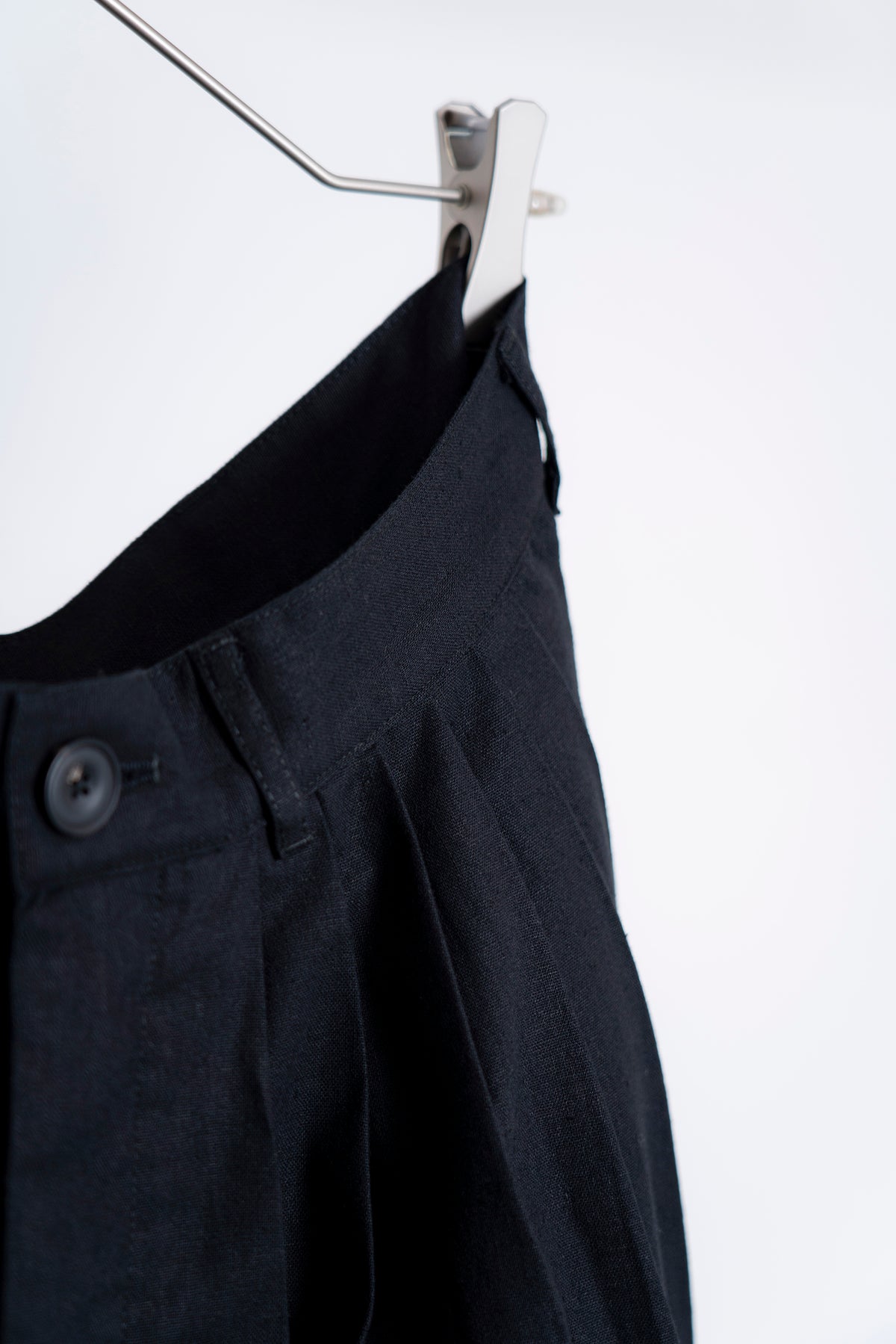 The Pleaty Trousers - Black