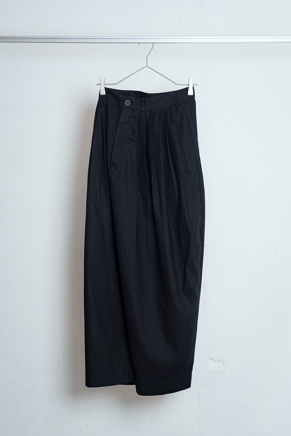 The Pleaty Trousers - Black