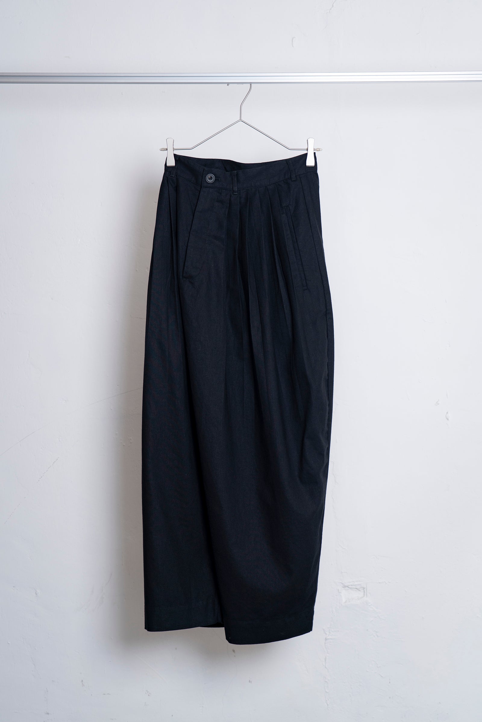 The Pleaty Trousers - Black