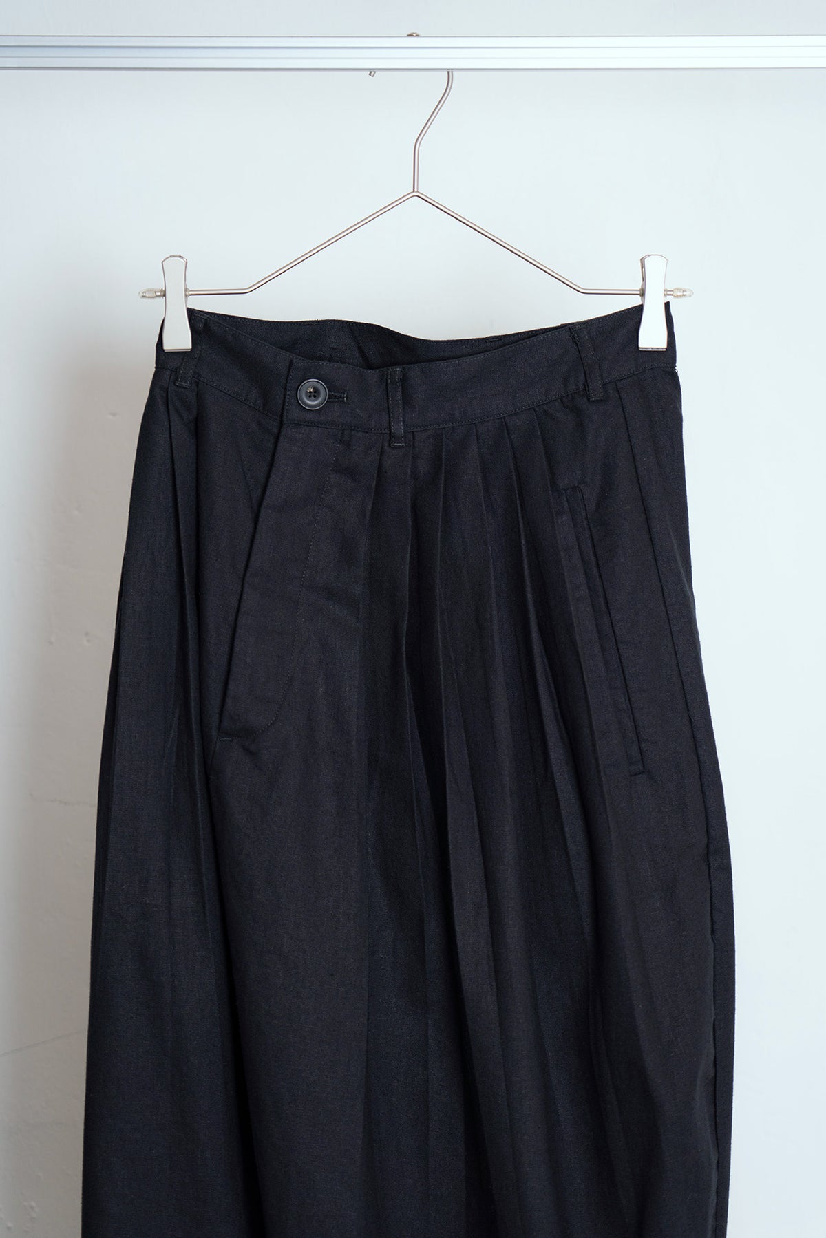 The Pleaty Trousers - Black