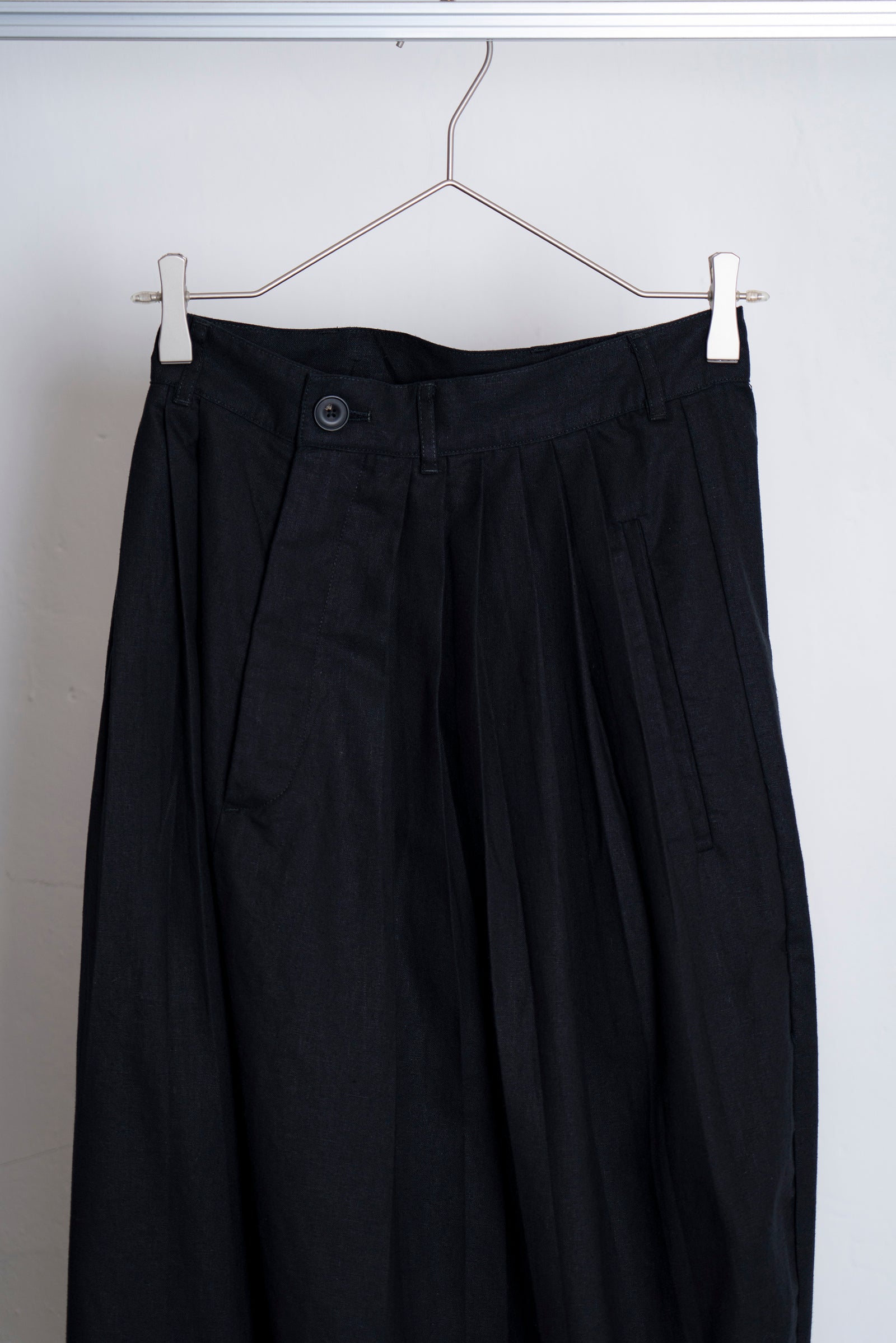 The Pleaty Trousers - Black