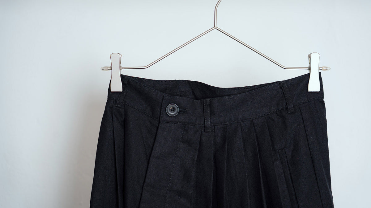 The Pleaty Trousers - Black