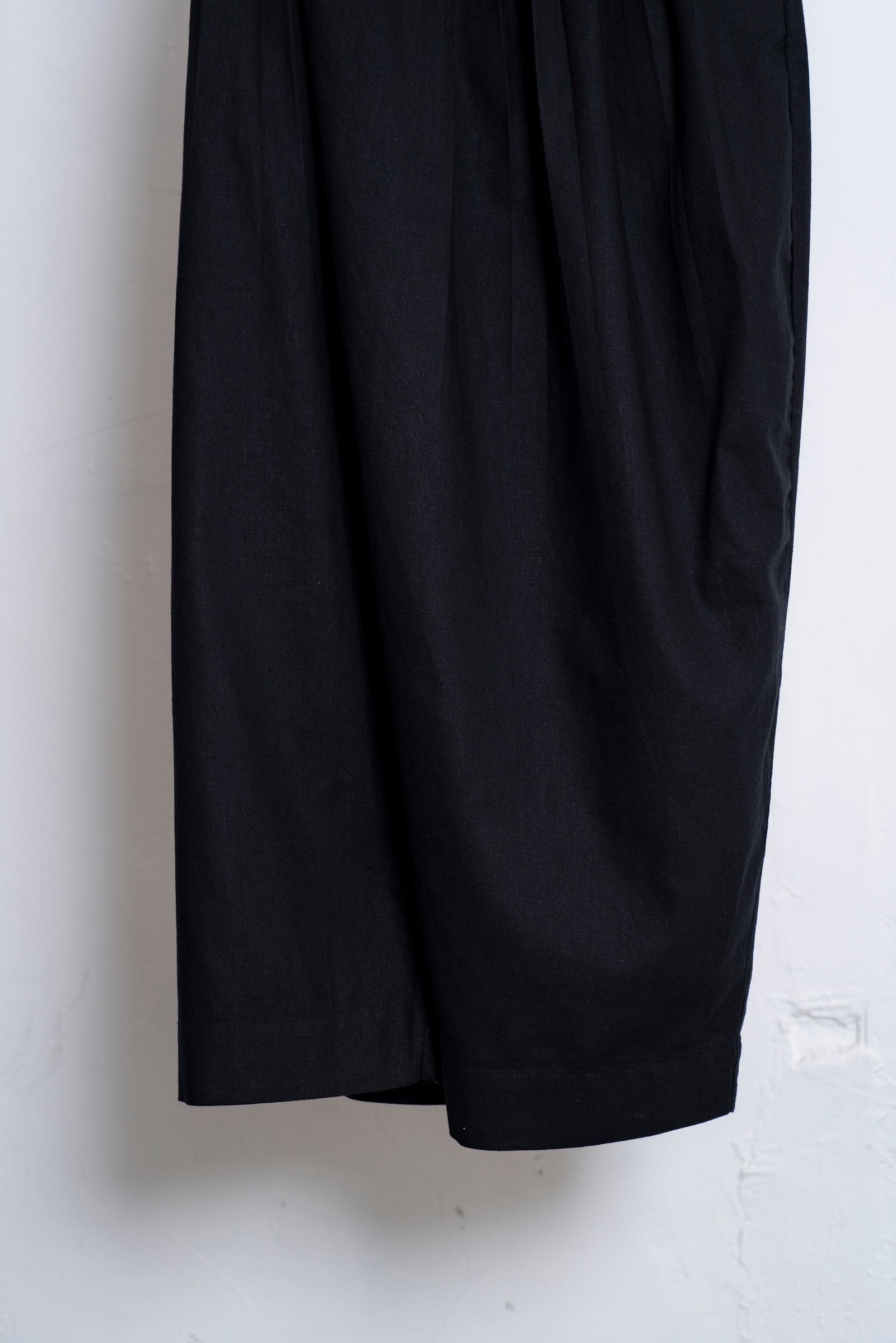The Pleaty Trousers - Black