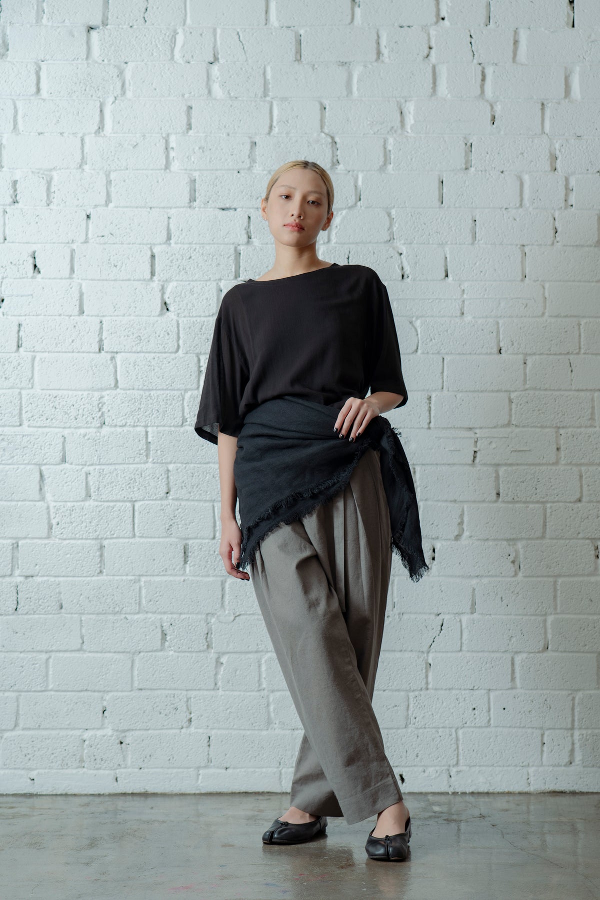 The Belted Hollywood Trousers - Greige