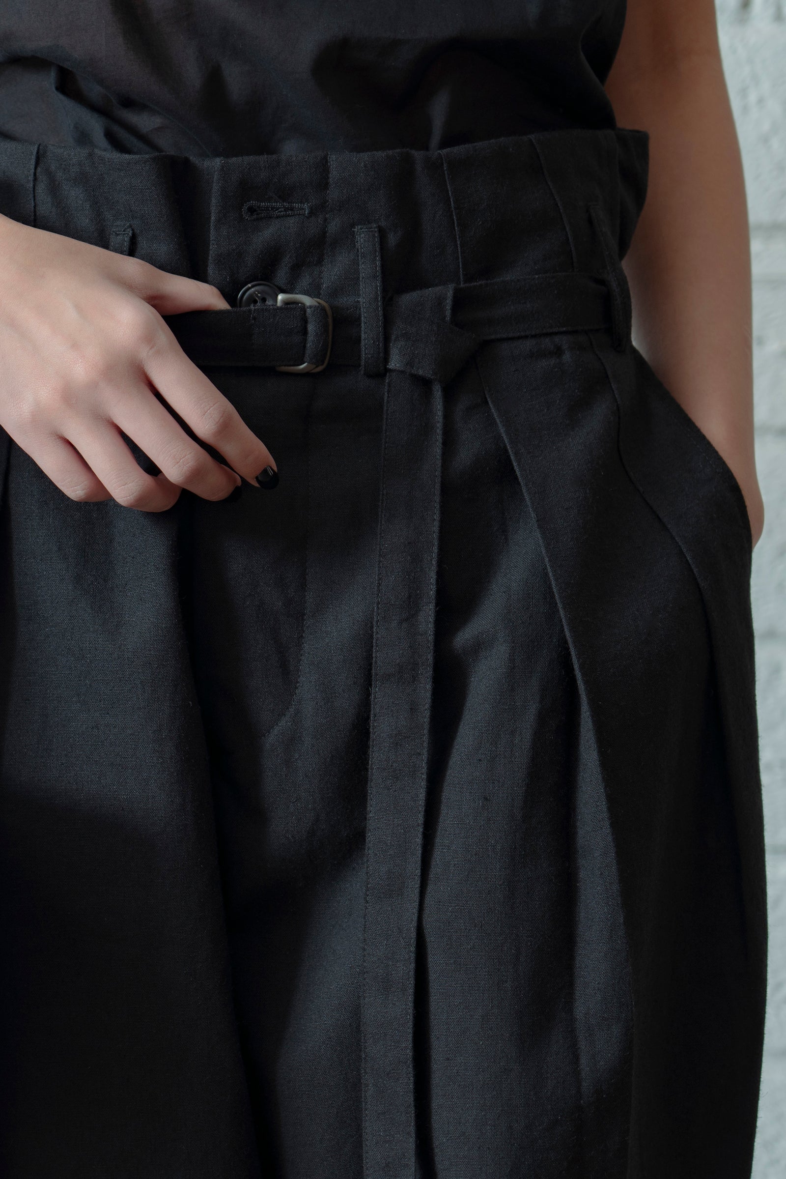 The Belted Hollywood Trousers - Black