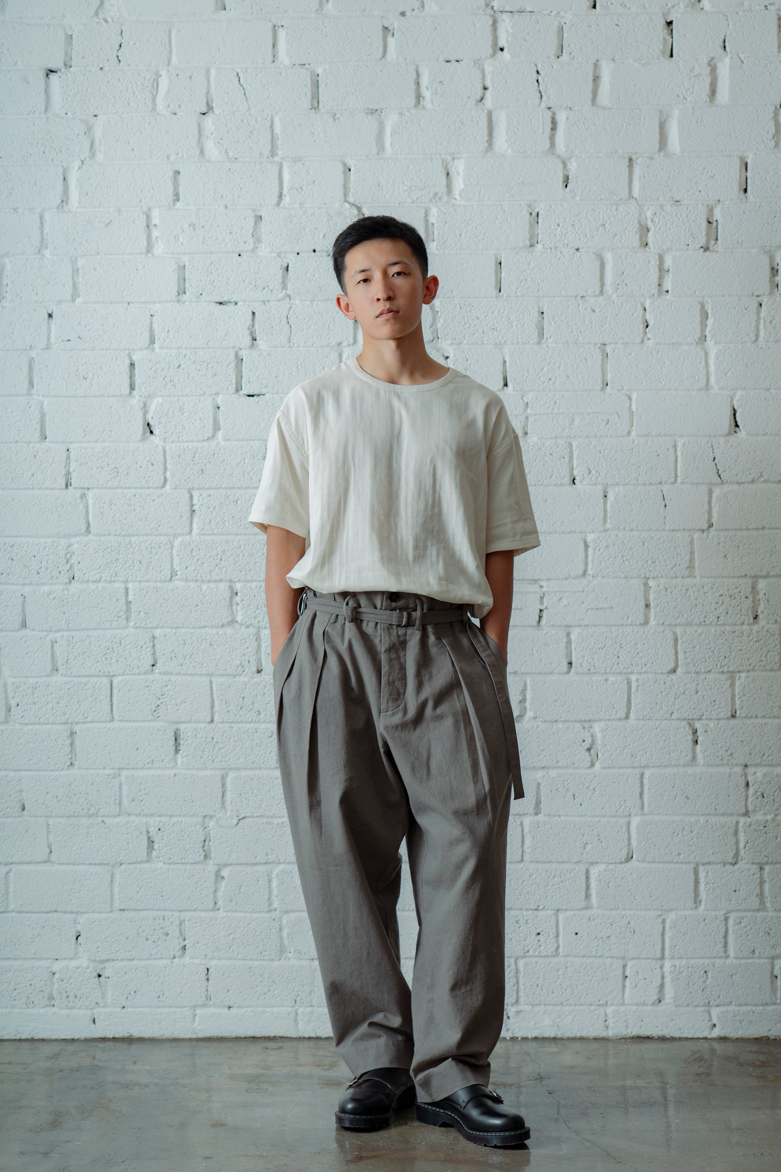 The Belted Hollywood Trousers - Greige