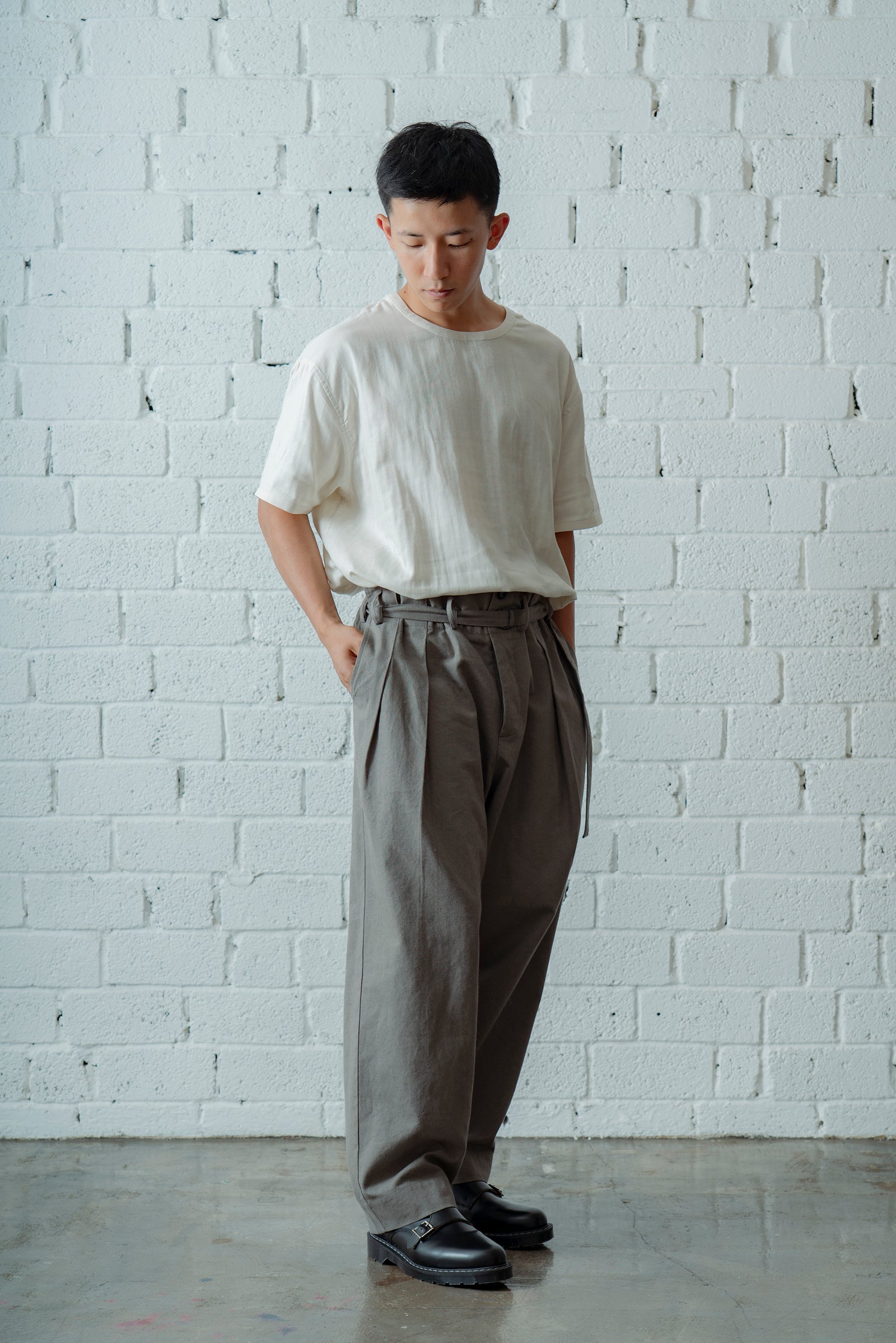 The Belted Hollywood Trousers - Greige