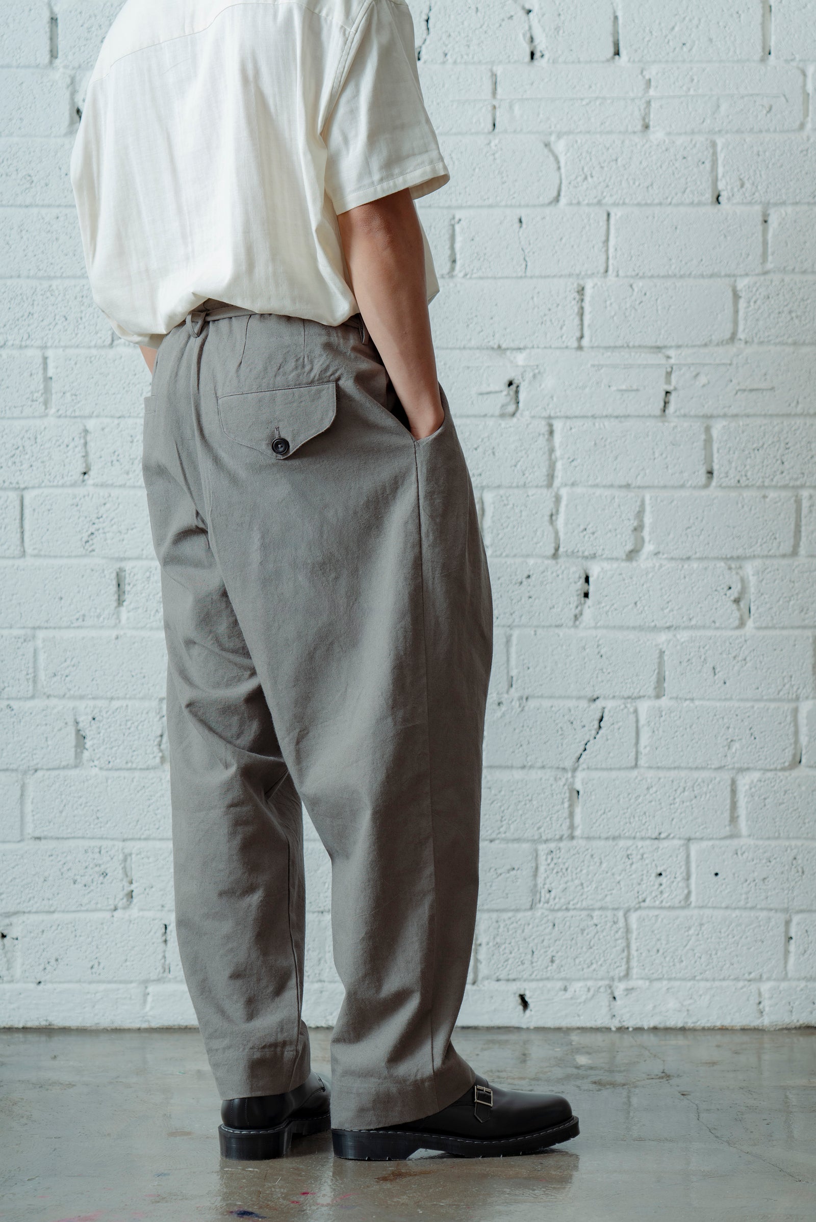 The Belted Hollywood Trousers - Greige