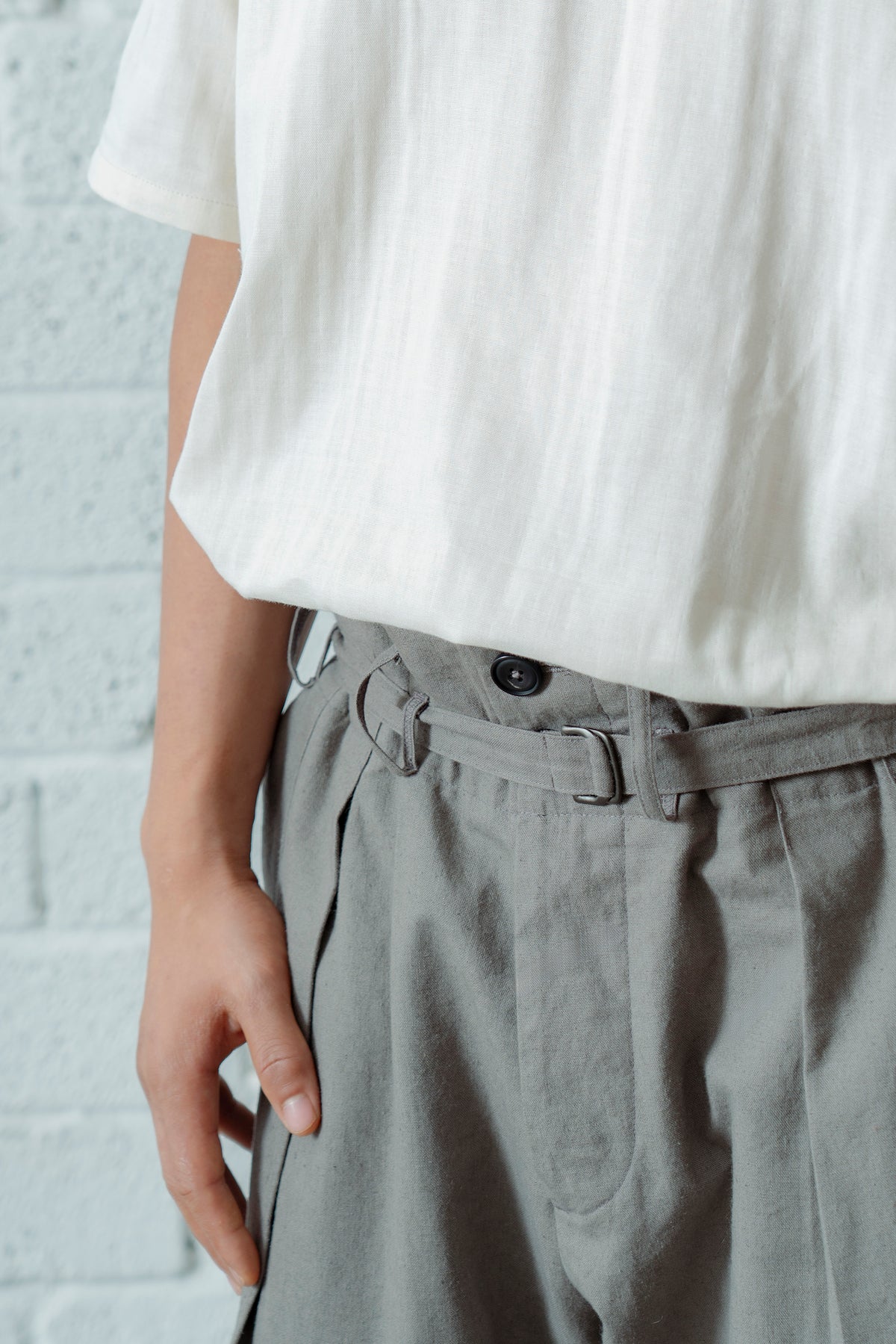 The Belted Hollywood Trousers - Greige