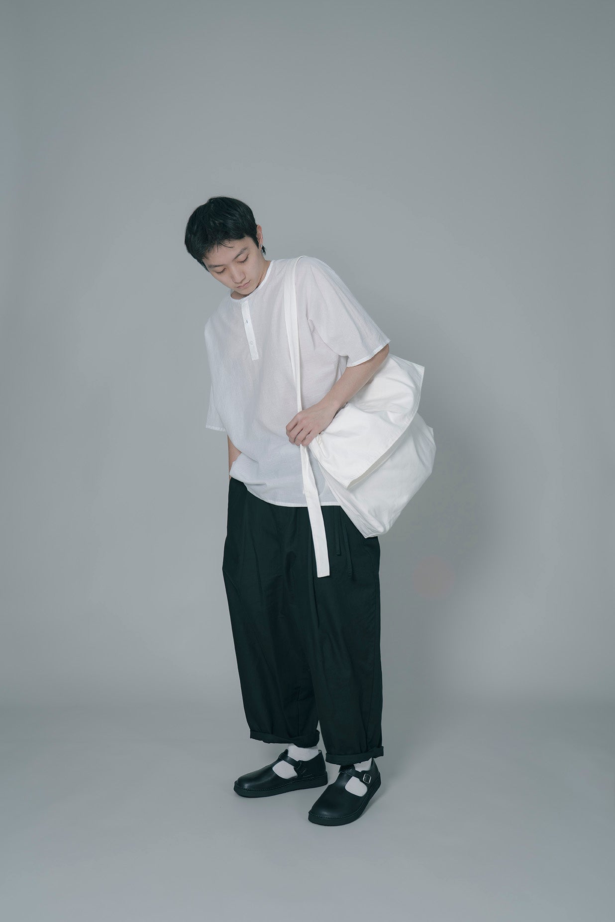 The Messenger - White