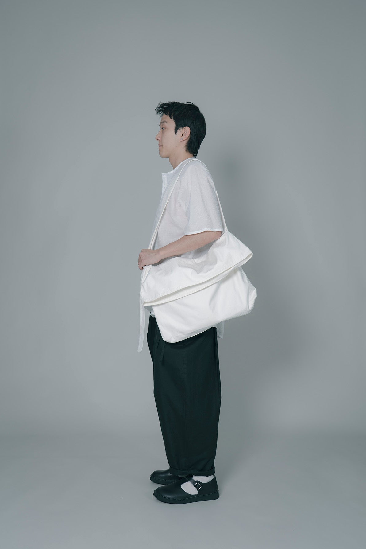 The Messenger - White