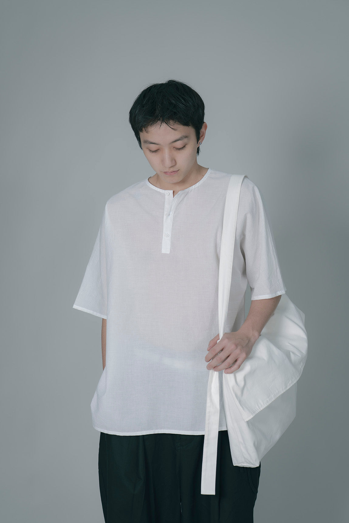 The Messenger - White