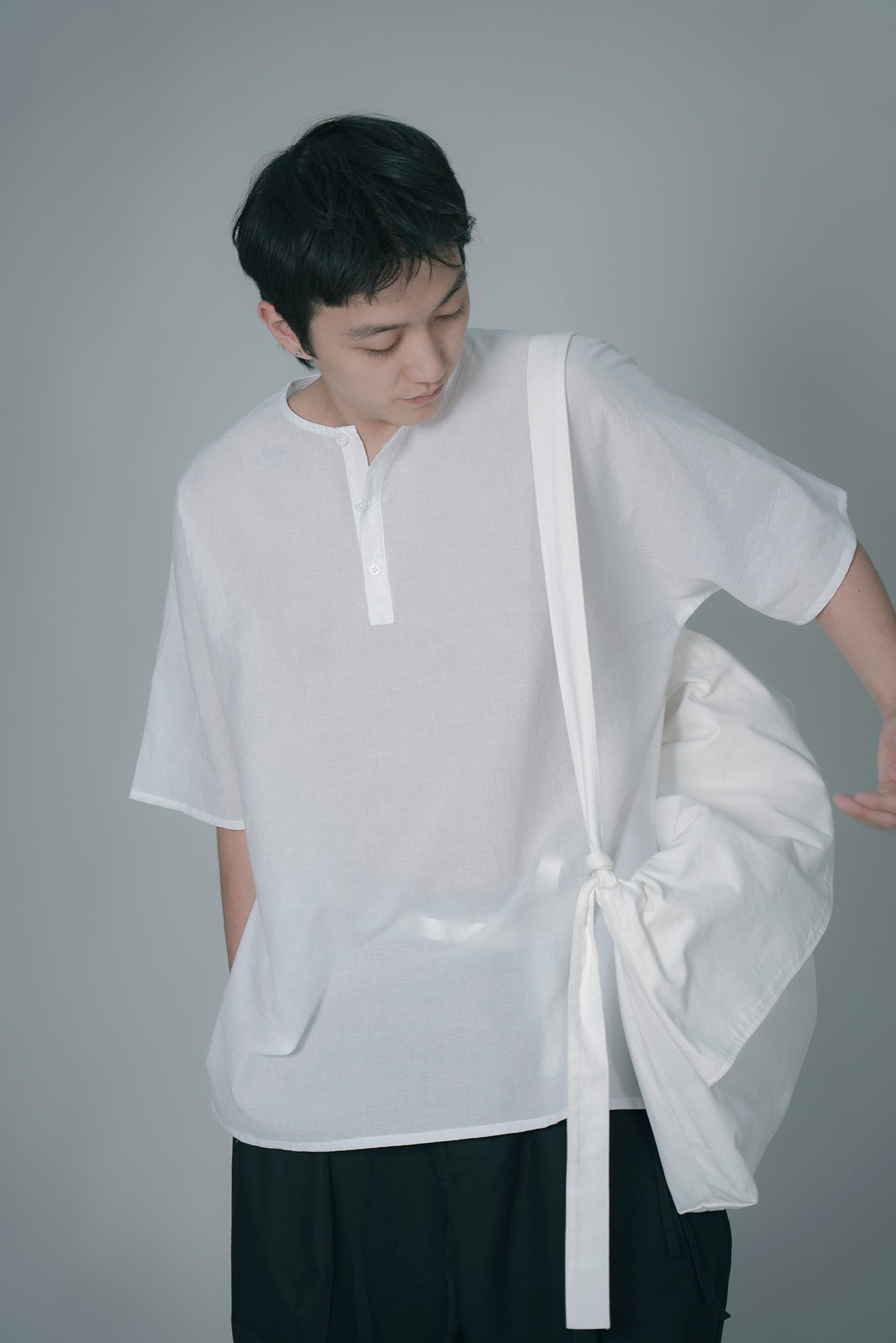 The Messenger - White