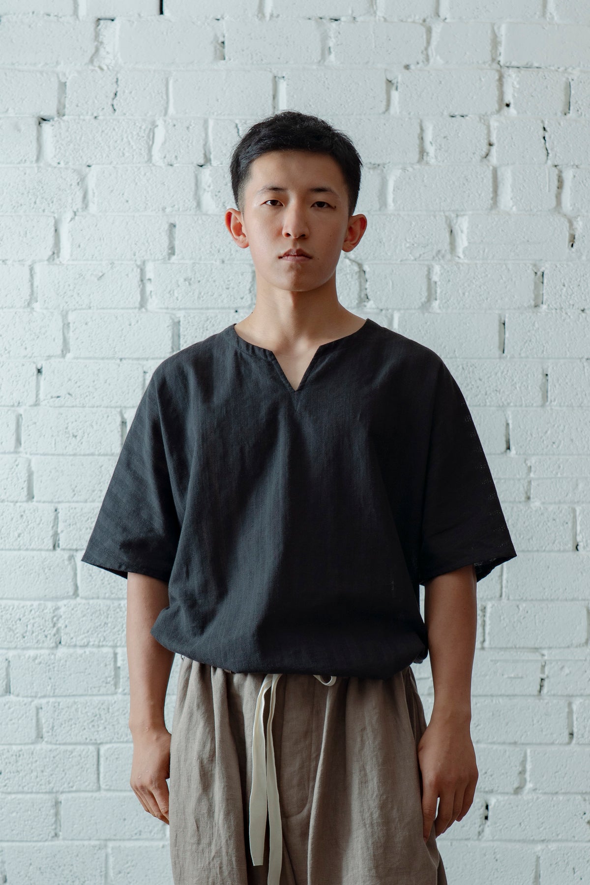 The Split Neck Top - Black