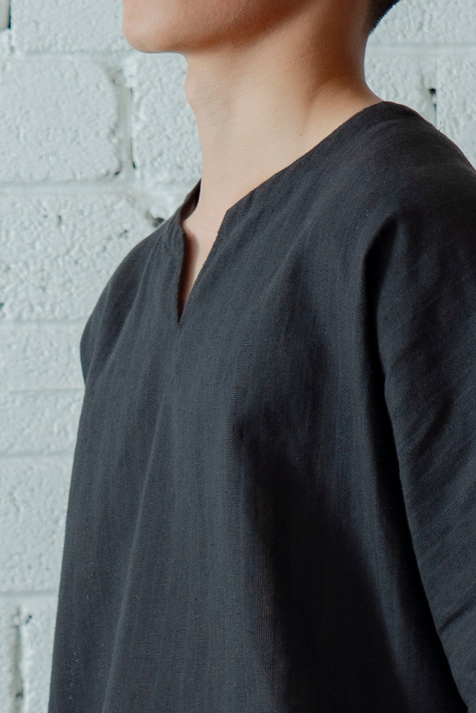 The Split Neck Top - Black