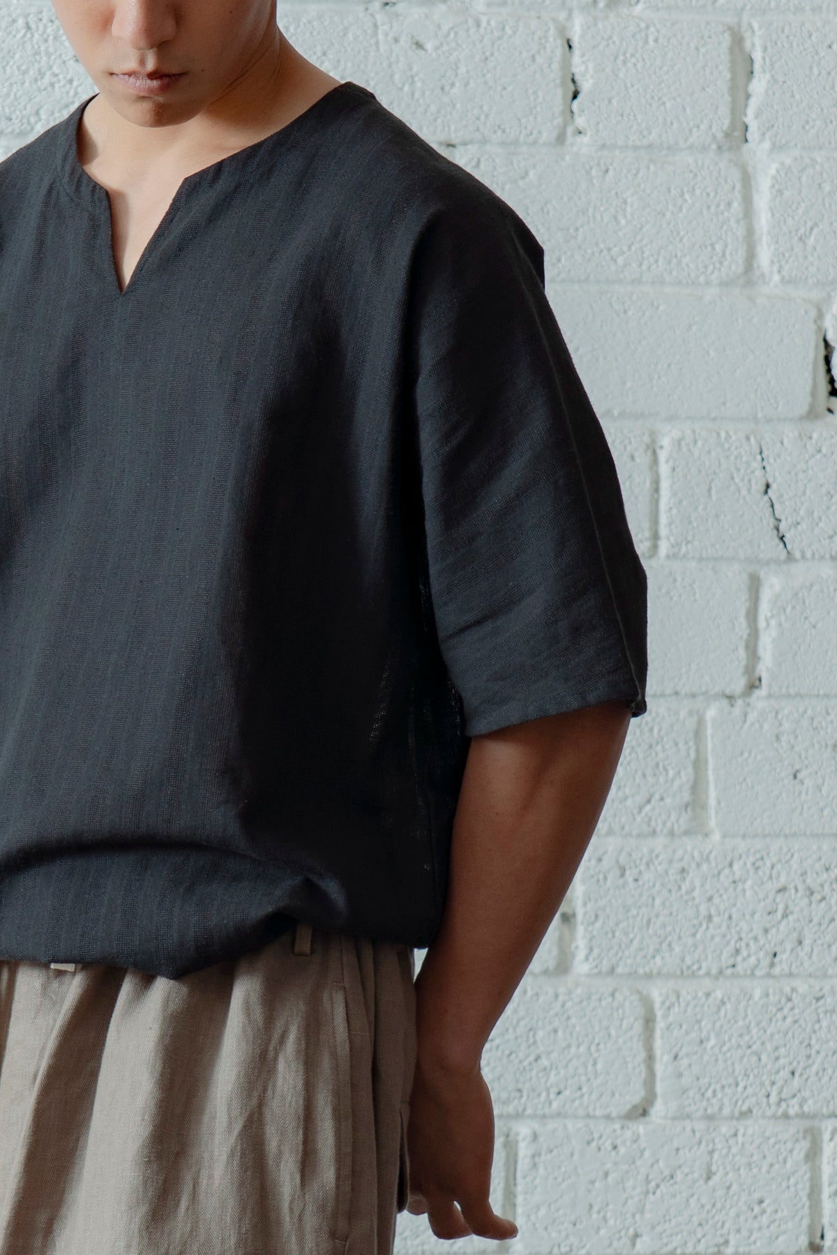 The Split Neck Top - Black