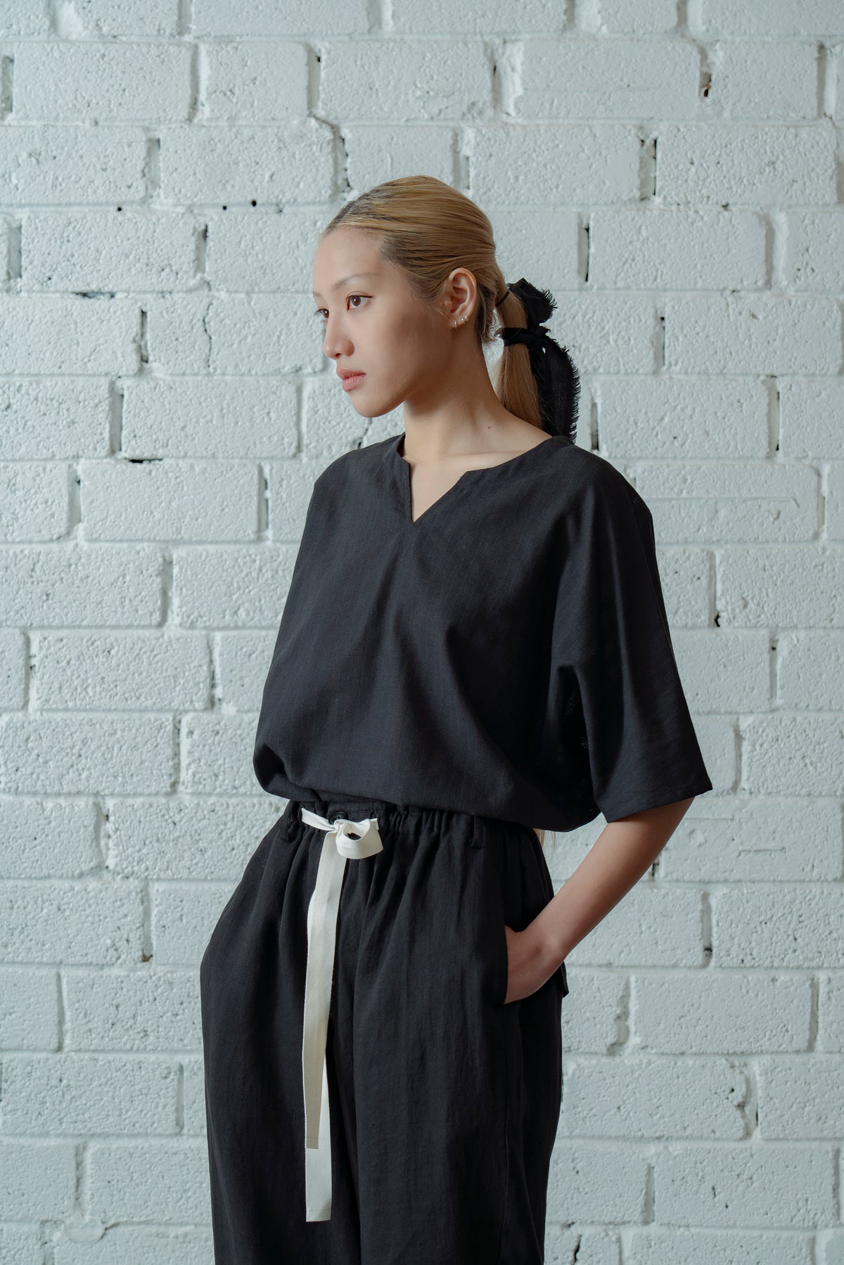 The Split Neck Top - Black