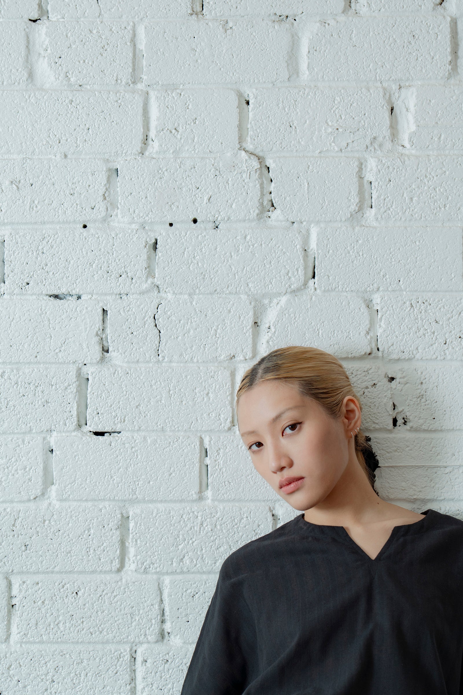 The Split Neck Top - Black