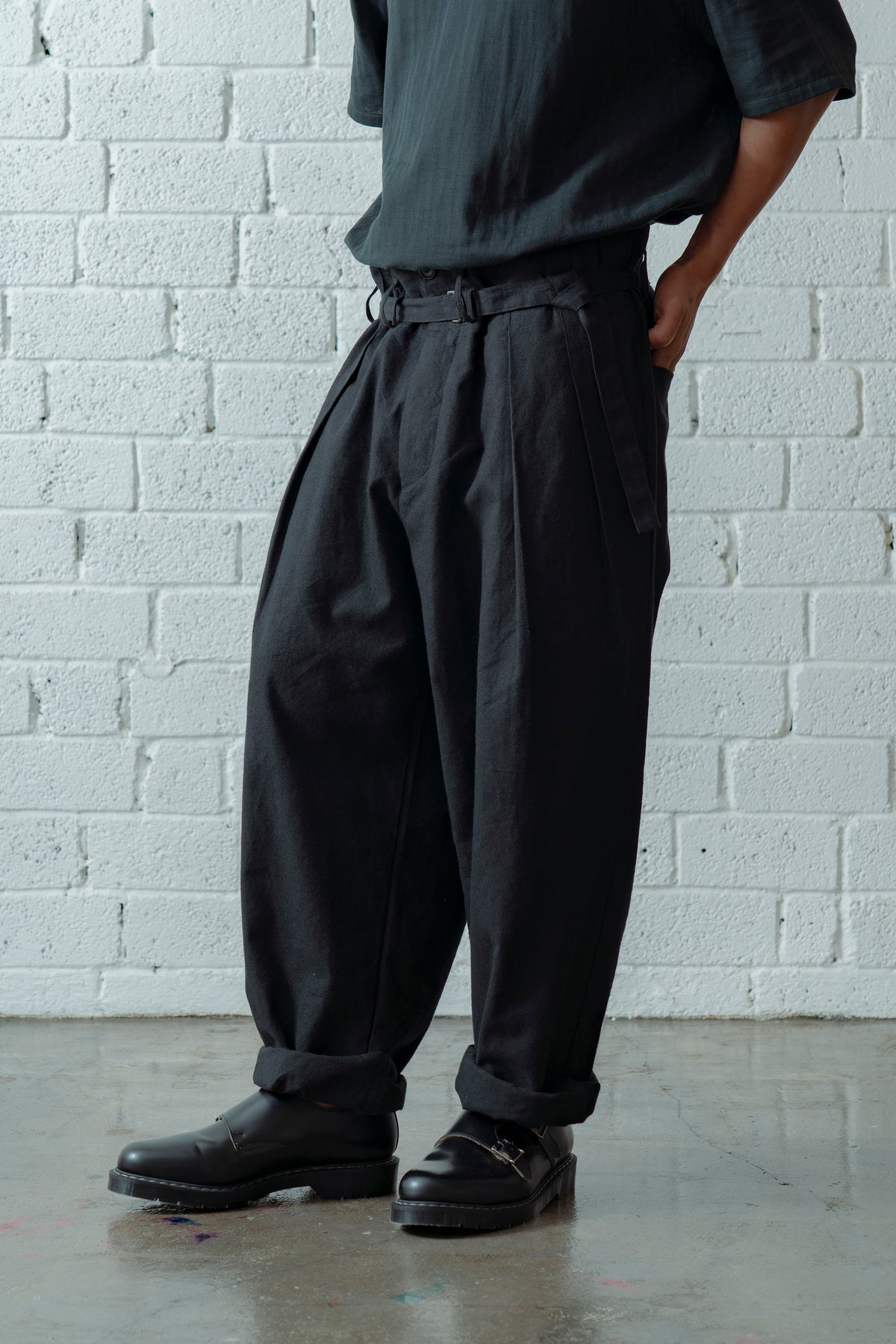 The Belted Hollywood Trousers - Black