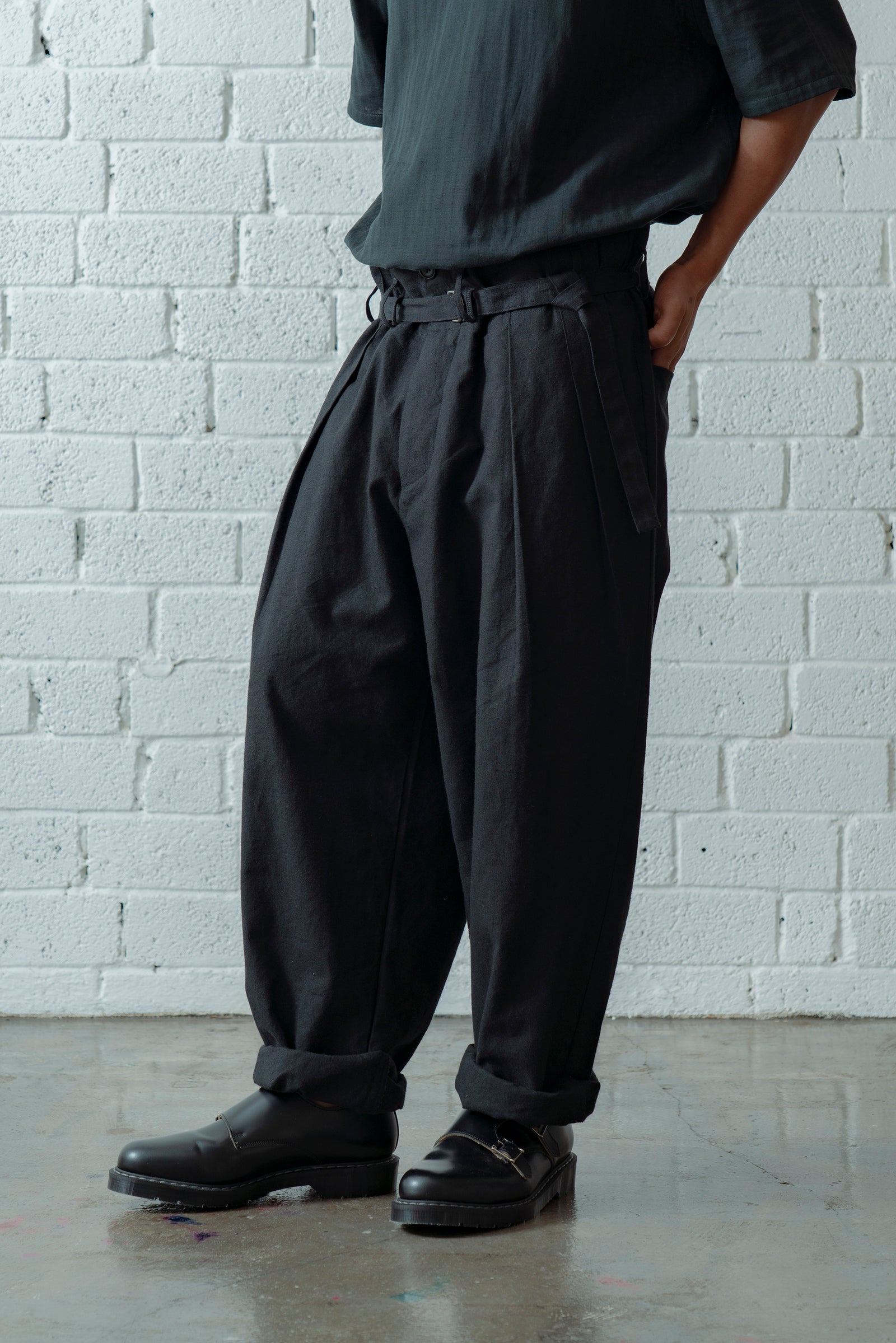 The Belted Hollywood Trousers - Black