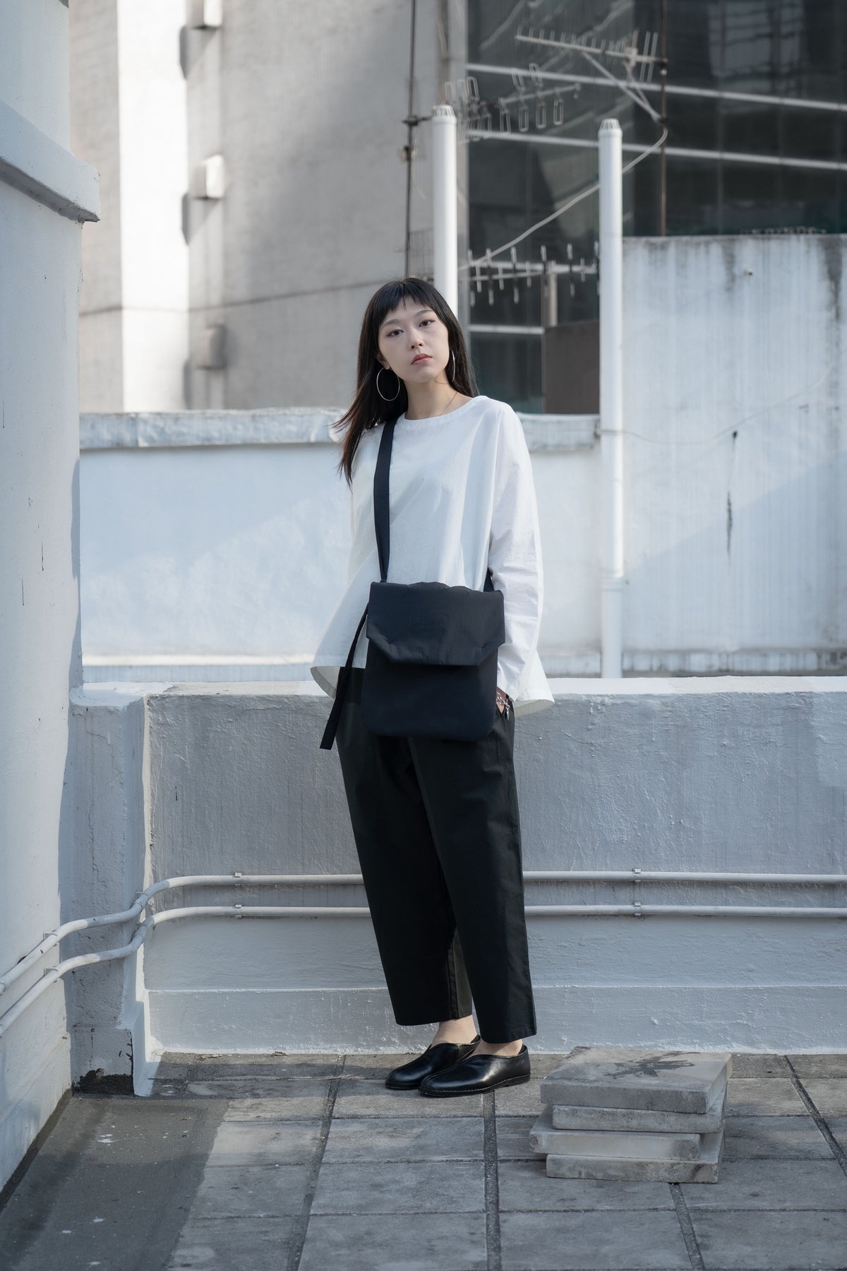 The Padded Pouch Bag- Black
