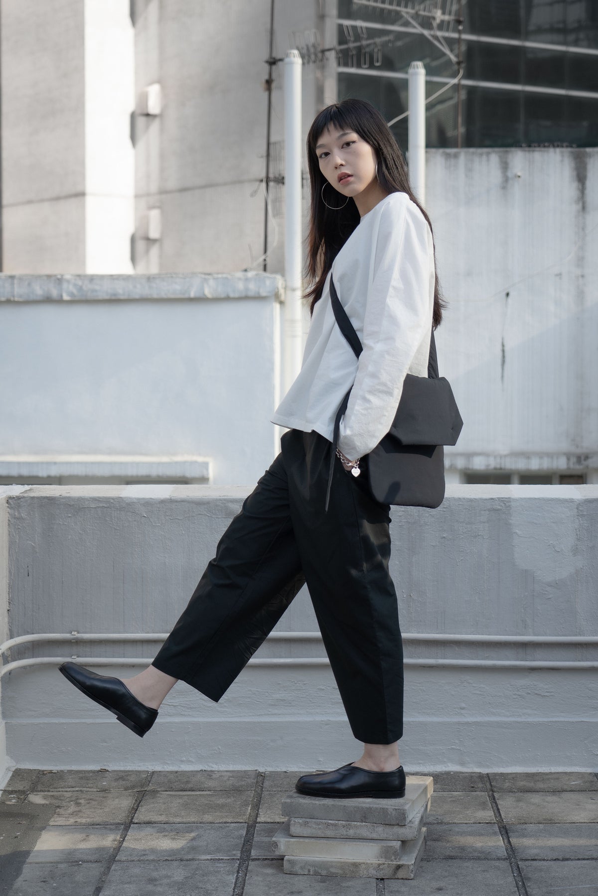 The Padded Pouch Bag- Black