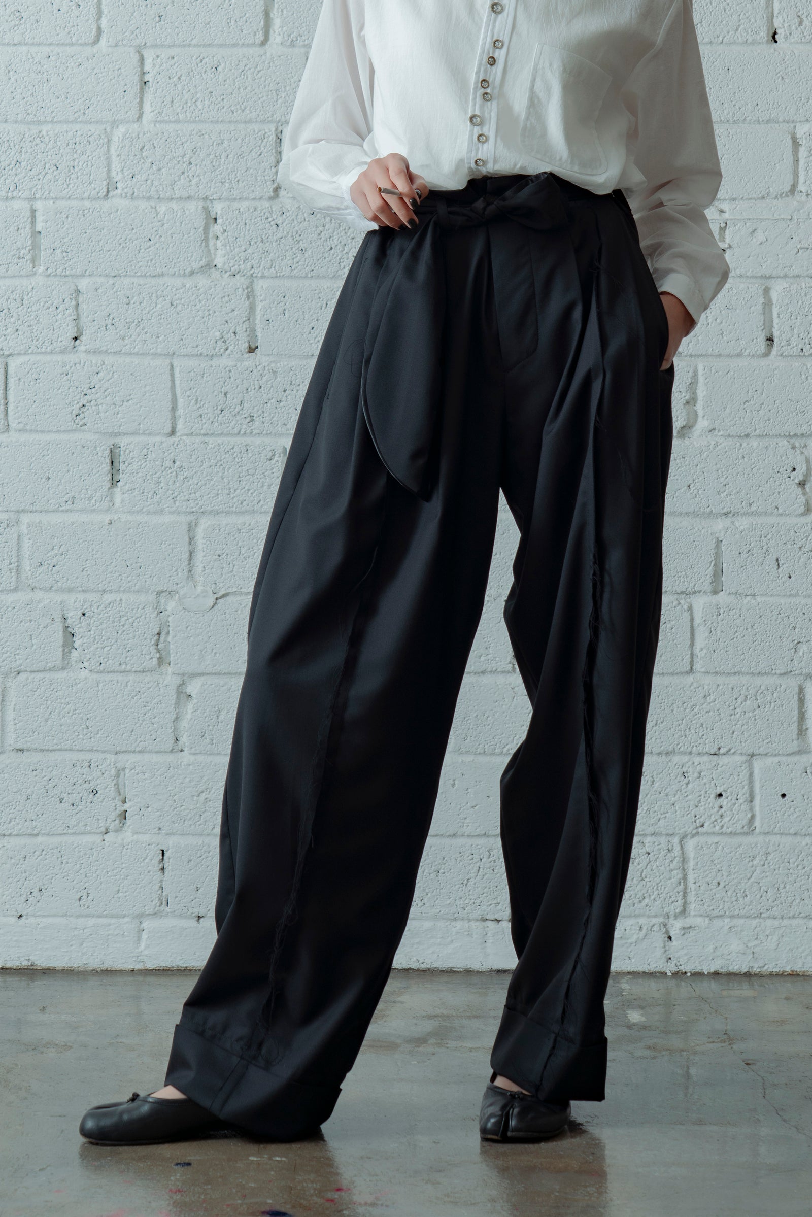 The Frayed Trousers - Black