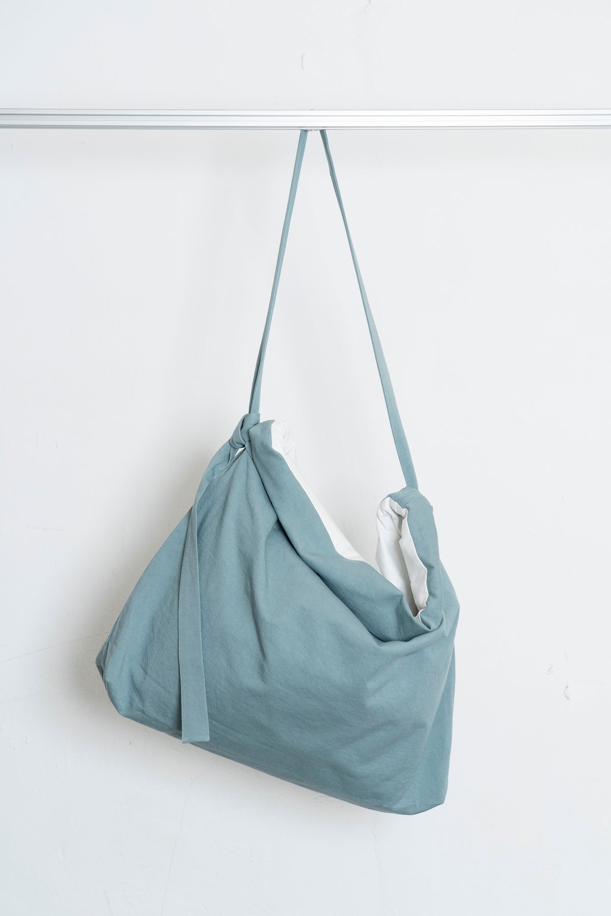 The Messenger Bag - Cloud Blue